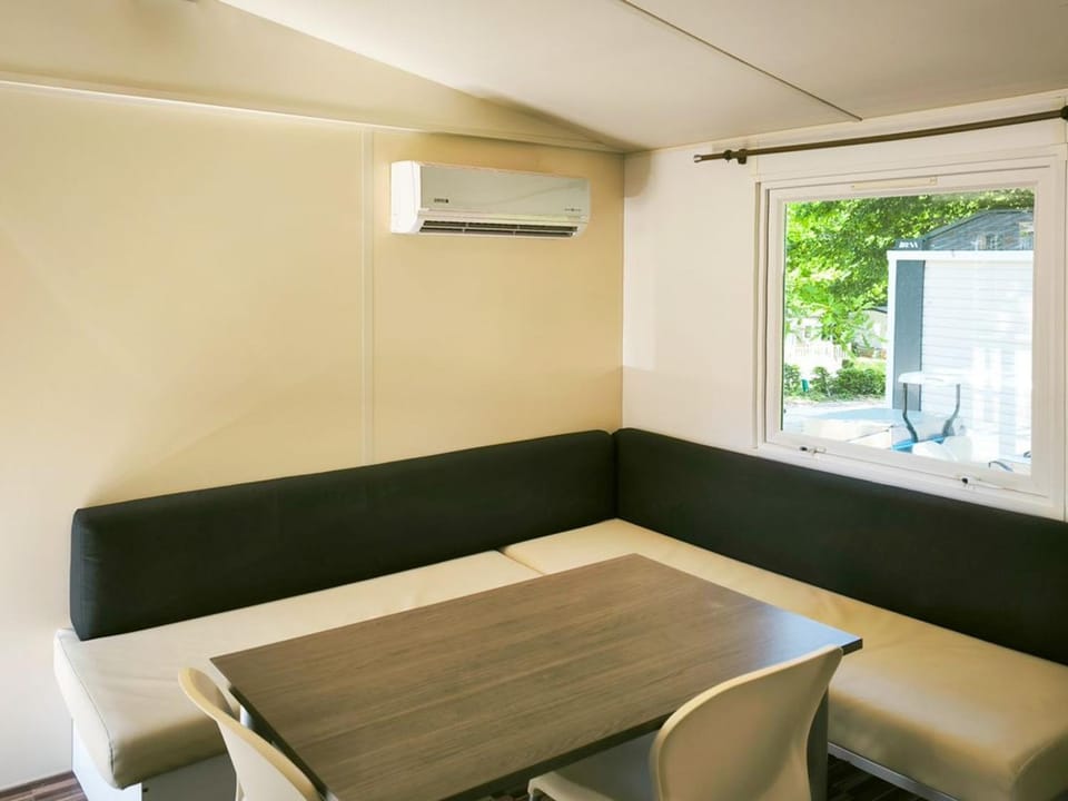 Mobil-home avec clim - 4 pers. - API-1-52-2620 Campground/ 
RV Resort in Grand Est