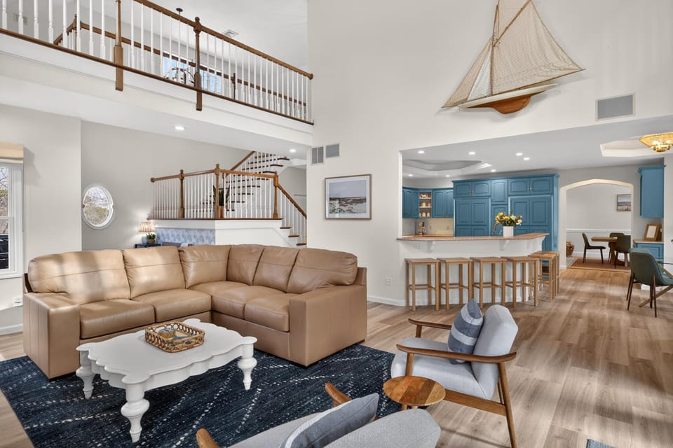 Kitchen or kitchenette, Living room, Photo of the whole room, Seating area, Dining area