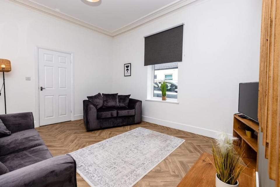 Modern 4Bed 2 Bath - Next to Stadium & City Centre Apartment in Sunderland