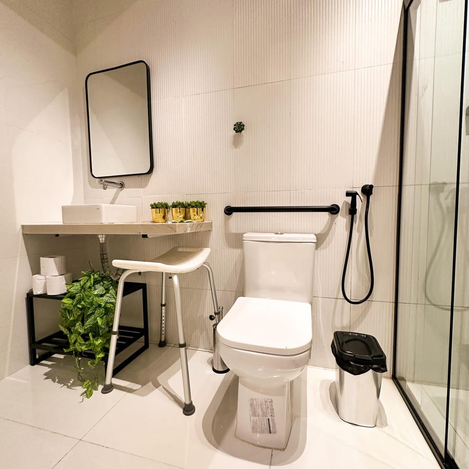Shower, Toilet, Bathroom