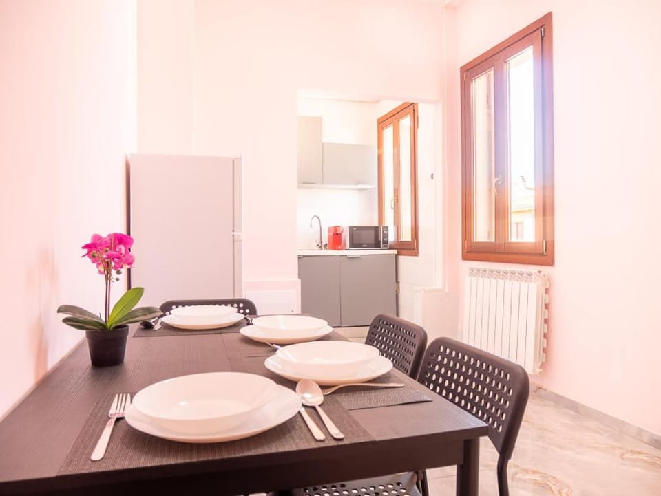 Kitchen or kitchenette, Communal kitchen, kitchen