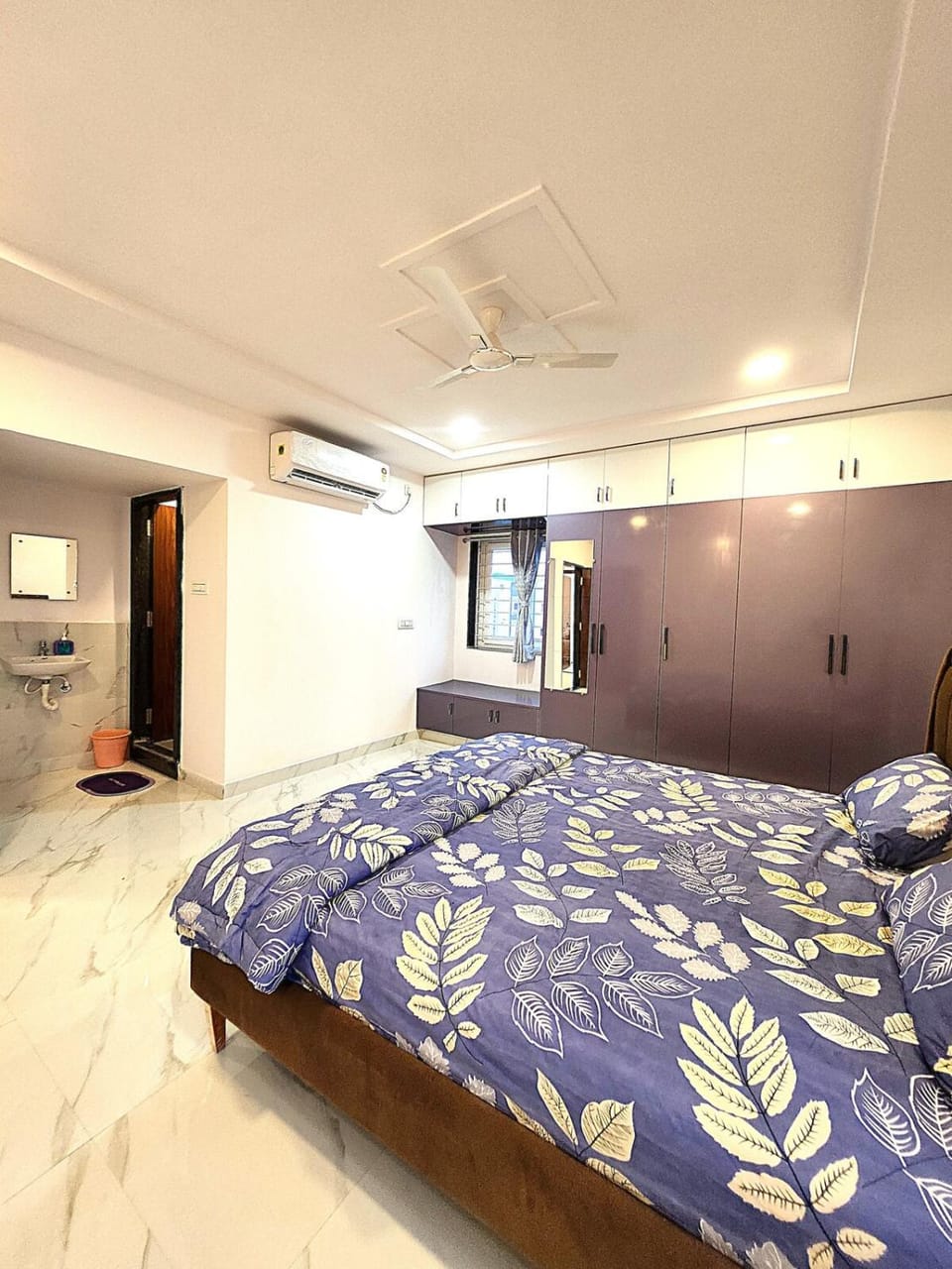 New Premium 2BHK with Balcony Near Hitex Exhibtion SN Apartment in Hyderabad