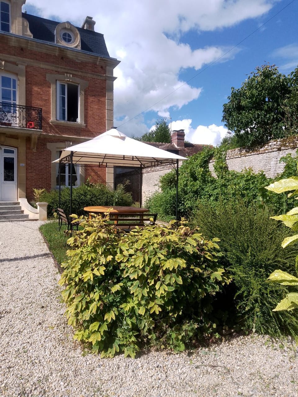 BB des 6 arcs"" Bed and Breakfast in Normandy
