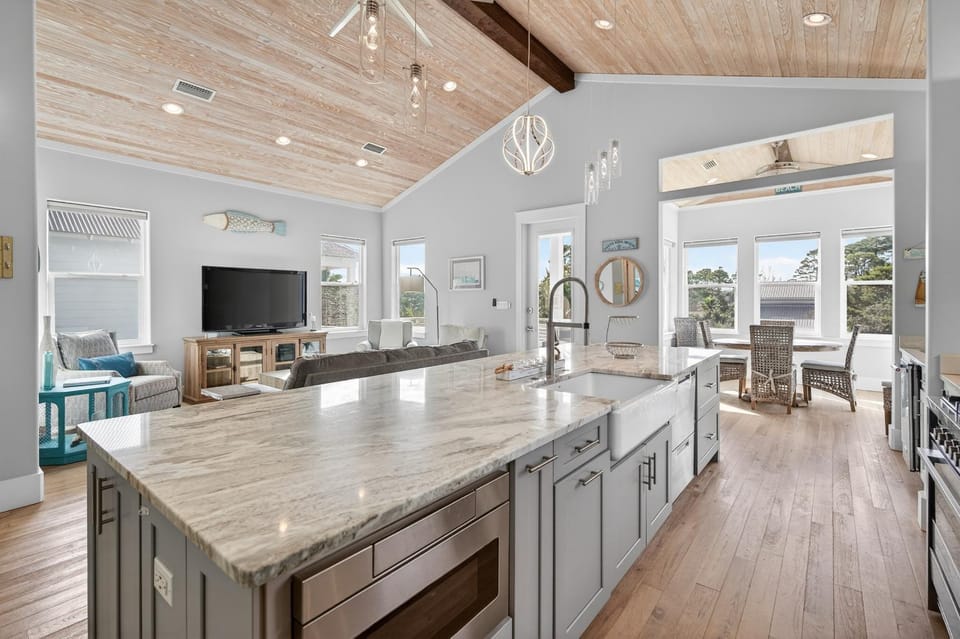 Coastal Sunsets - Vacation Rental in 30A with Private Pool House in South Walton County