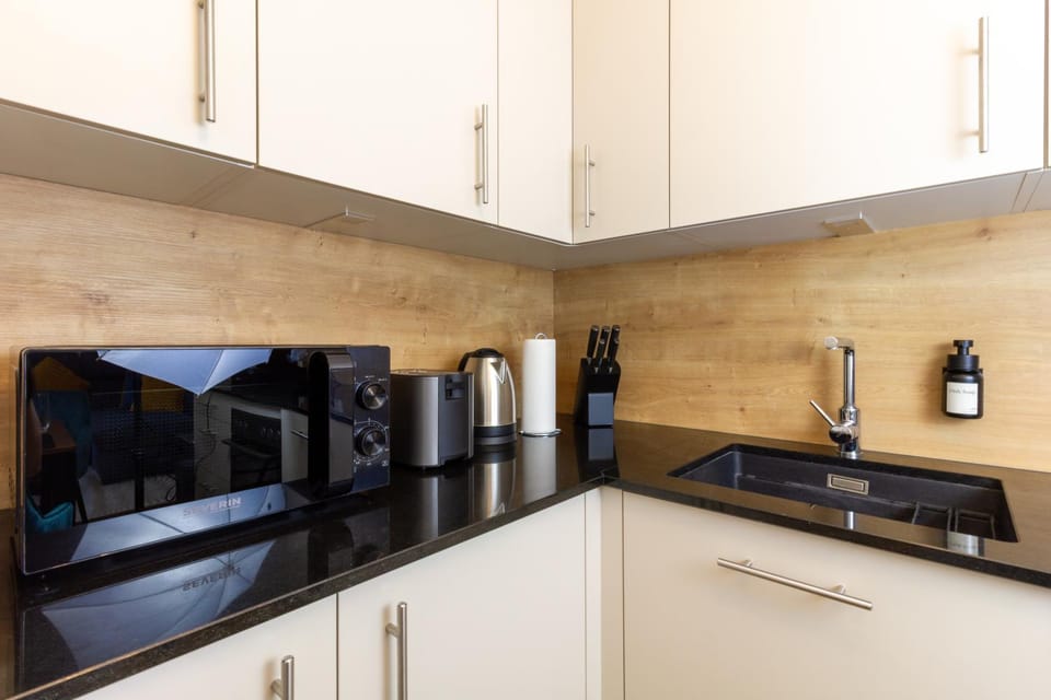 microwave, toaster, kitchen