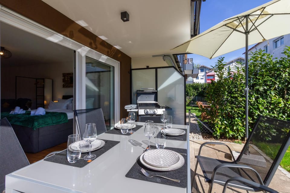 Balcony/Terrace, Garden view