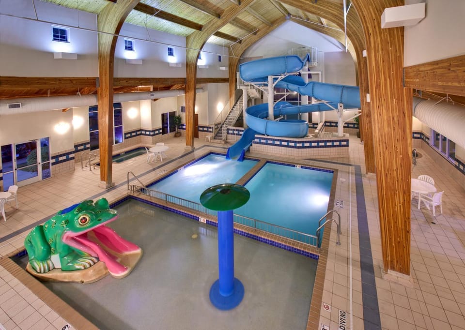 Swimming pool