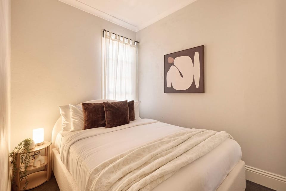 4BR Historic Eveleigh Escape House in Sydney
