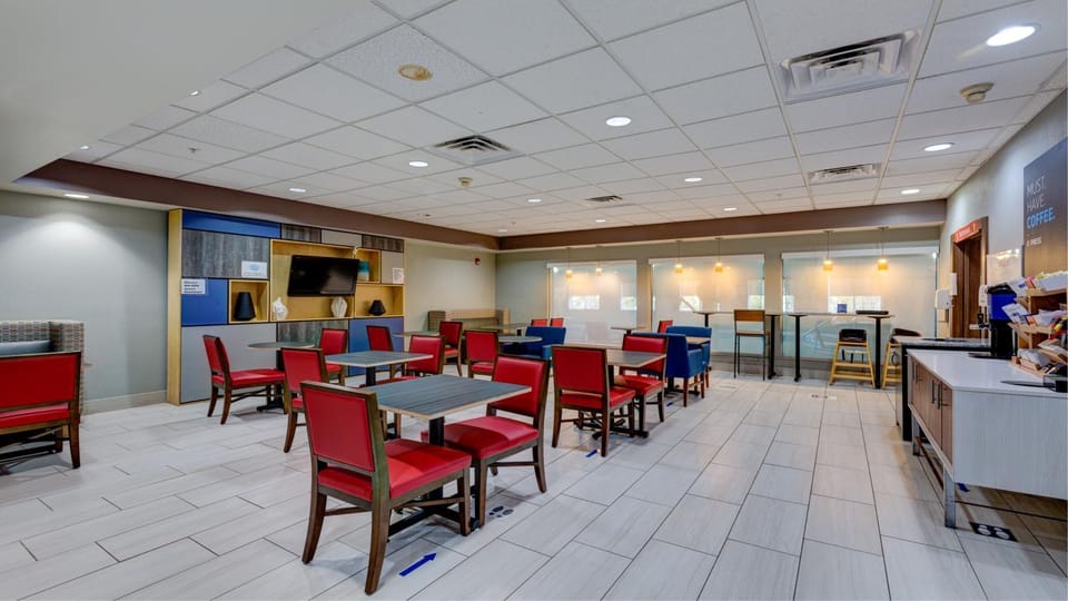 Holiday Inn Express & Suites Ashtabula-Geneva by IHG Hotel in Lake Erie