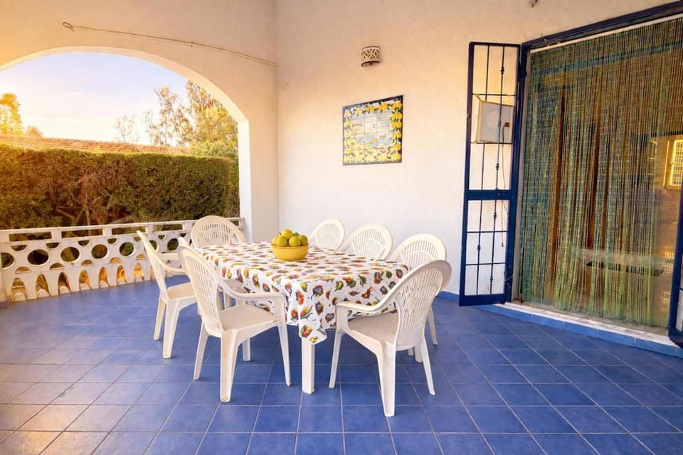 Private house with patio - 5 min from the sea - Garage Apartment in Campania