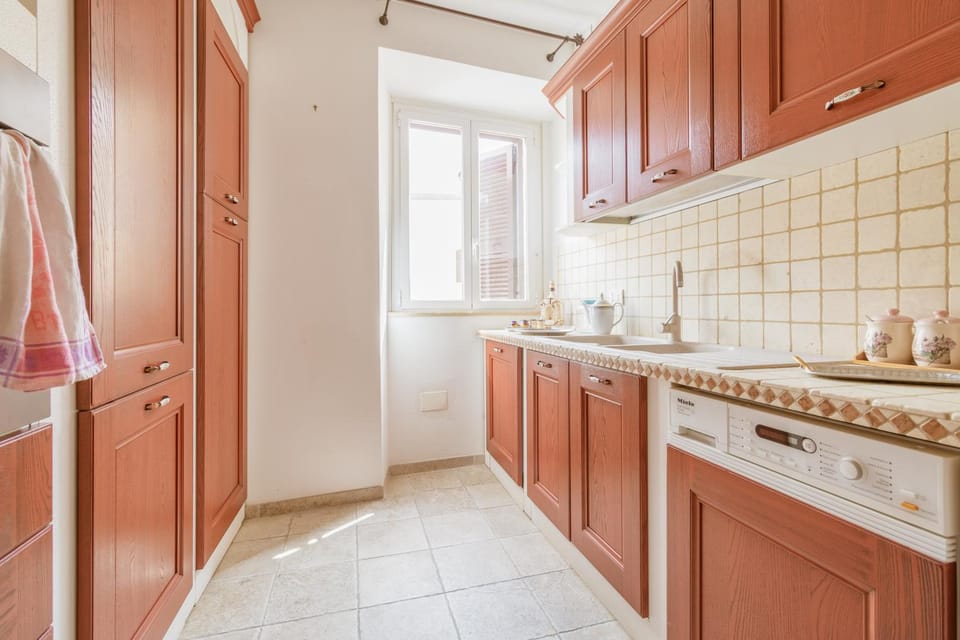 Casa Vaticana Spacious 3Br by St Peters Apartment in Rome