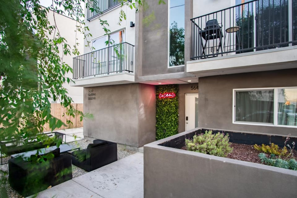 Atelier Vert at Case Collective Vacation rental in North Hollywood