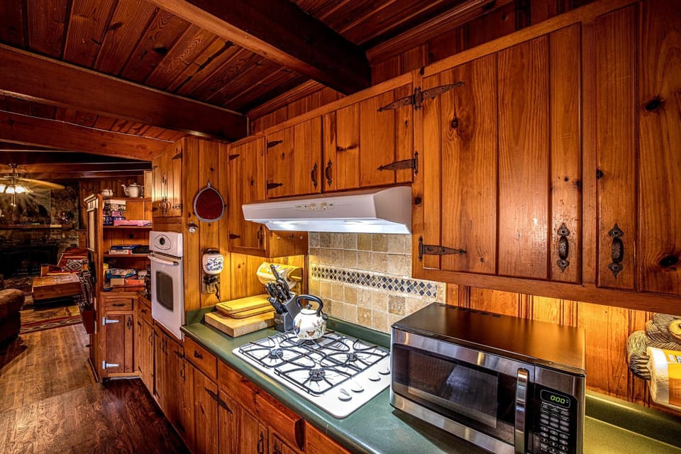 The Lodge House in Helen
