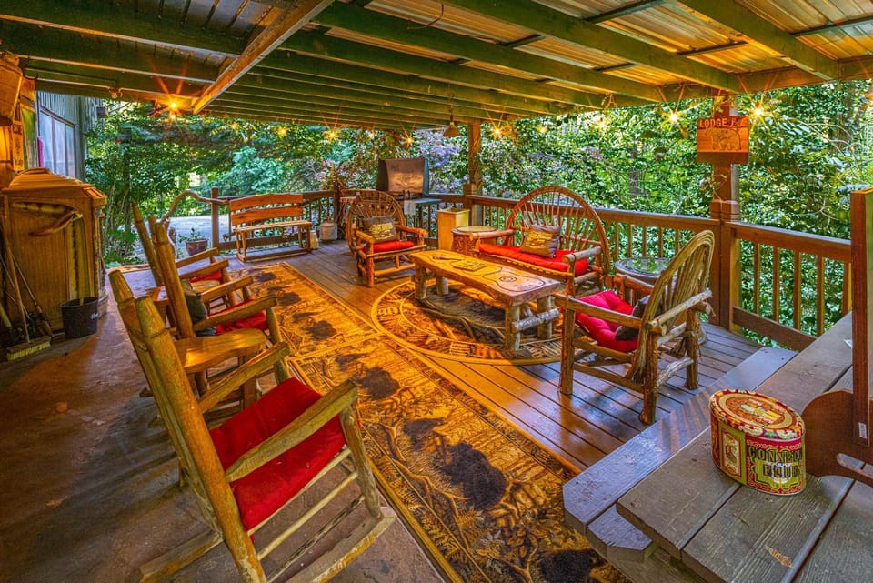 The Lodge House in Helen