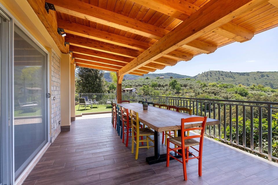 Villa Luisana con Piscina e Vista Villa in Lazio