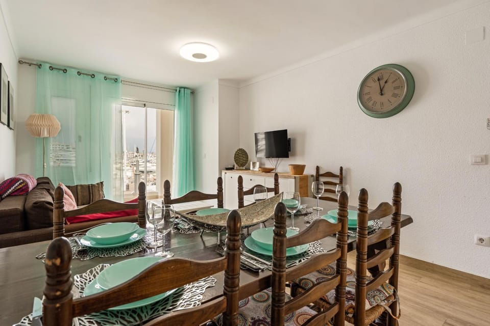 Communal lounge/ TV room, Living room, Dining area