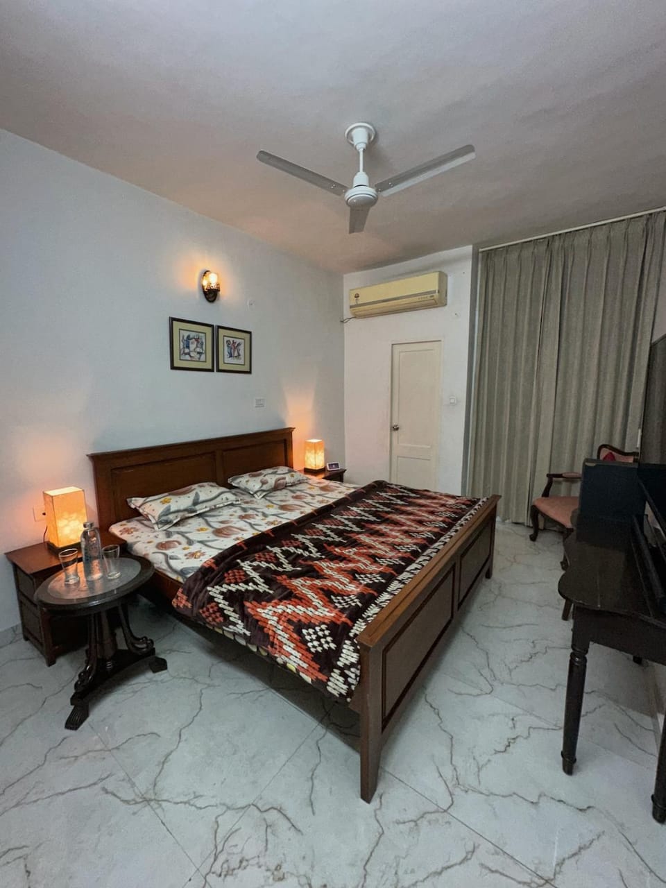 Bed, Photo of the whole room, Bedroom, air conditioner