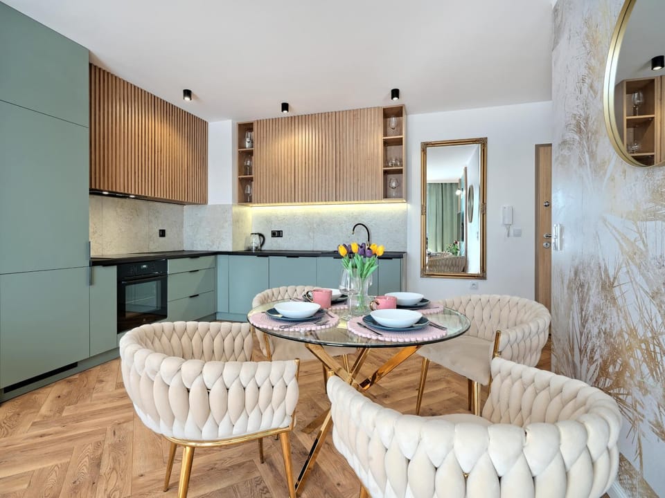 Kitchen or kitchenette, Living room