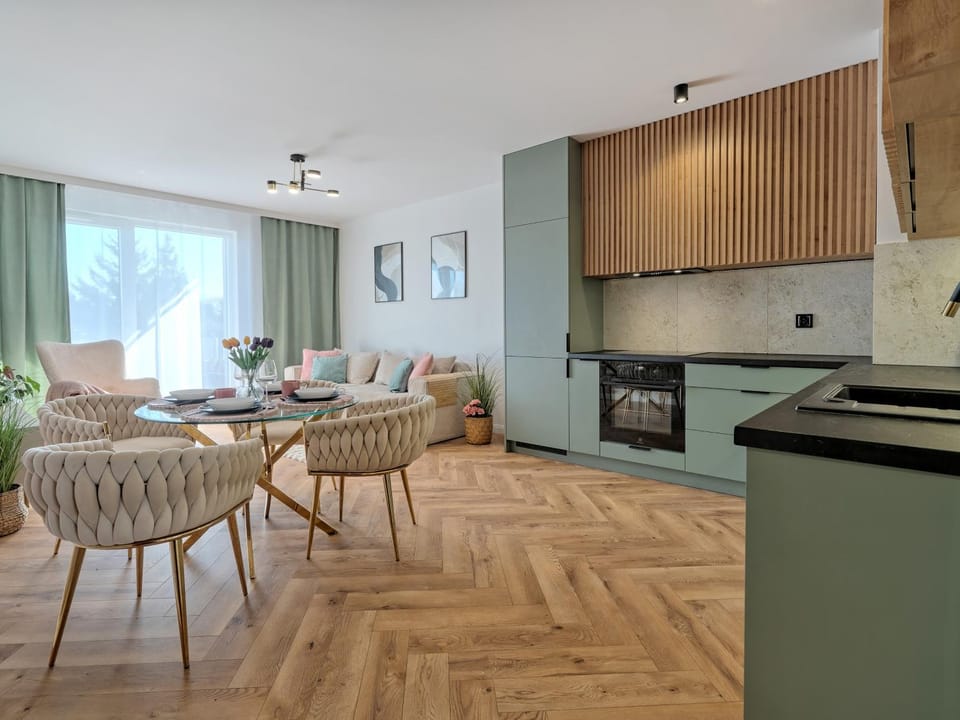 Kitchen or kitchenette, Living room