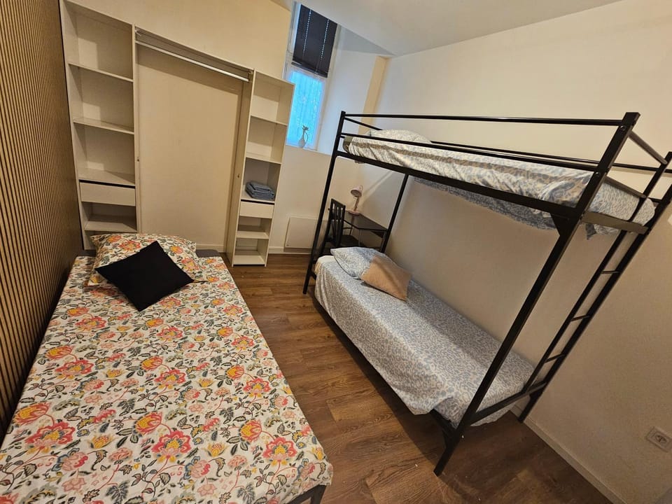 T3 gare Montluçon à 15m à pieds, pour 7 personnes Apartment in Montluçon