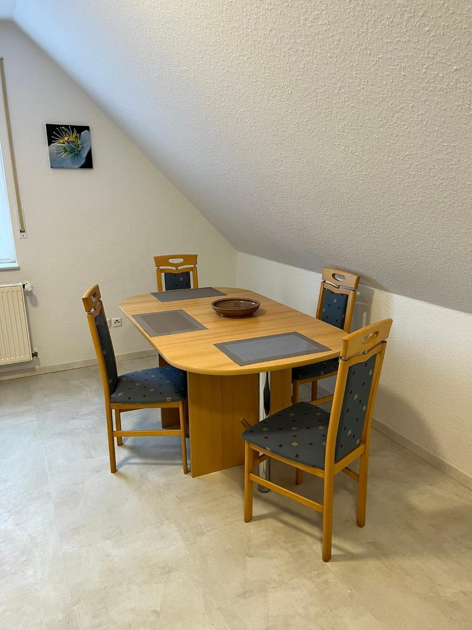 Seating area, Dining area