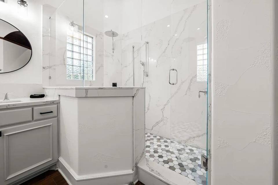 Austin Ridge - Pool, Hot Tub & Fireplace House in Hudson Bend