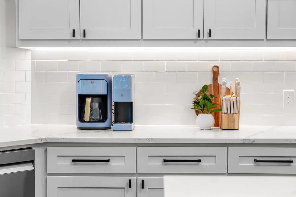 Austin Ridge - Pool, Hot Tub & Fireplace House in Hudson Bend