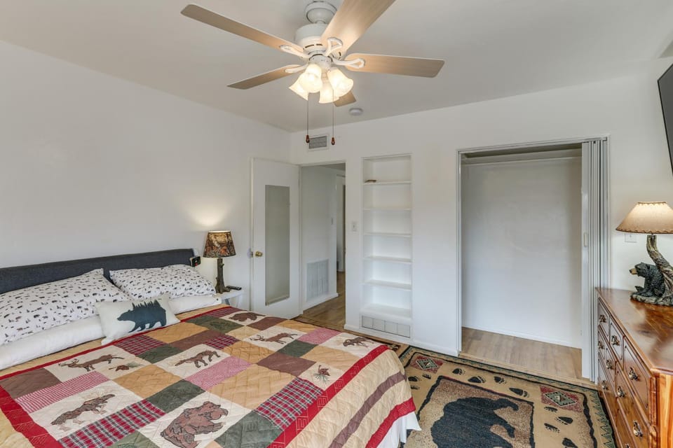 Near Route 66, Family Fun & Lakes! Williams Home House in Williams