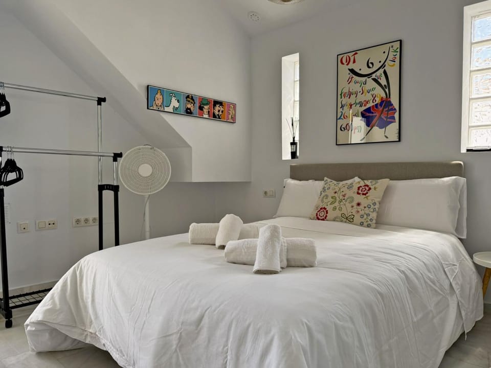Bed, Bedroom