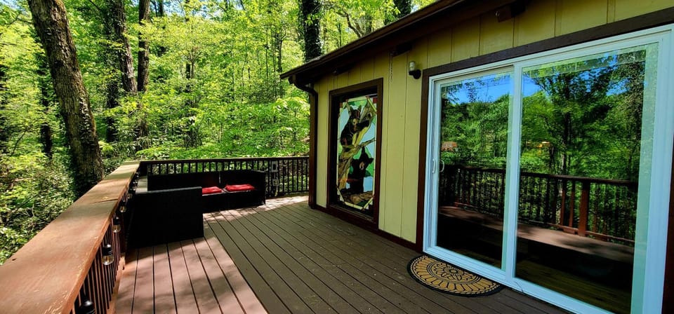 Bear Hideaway House in Helen