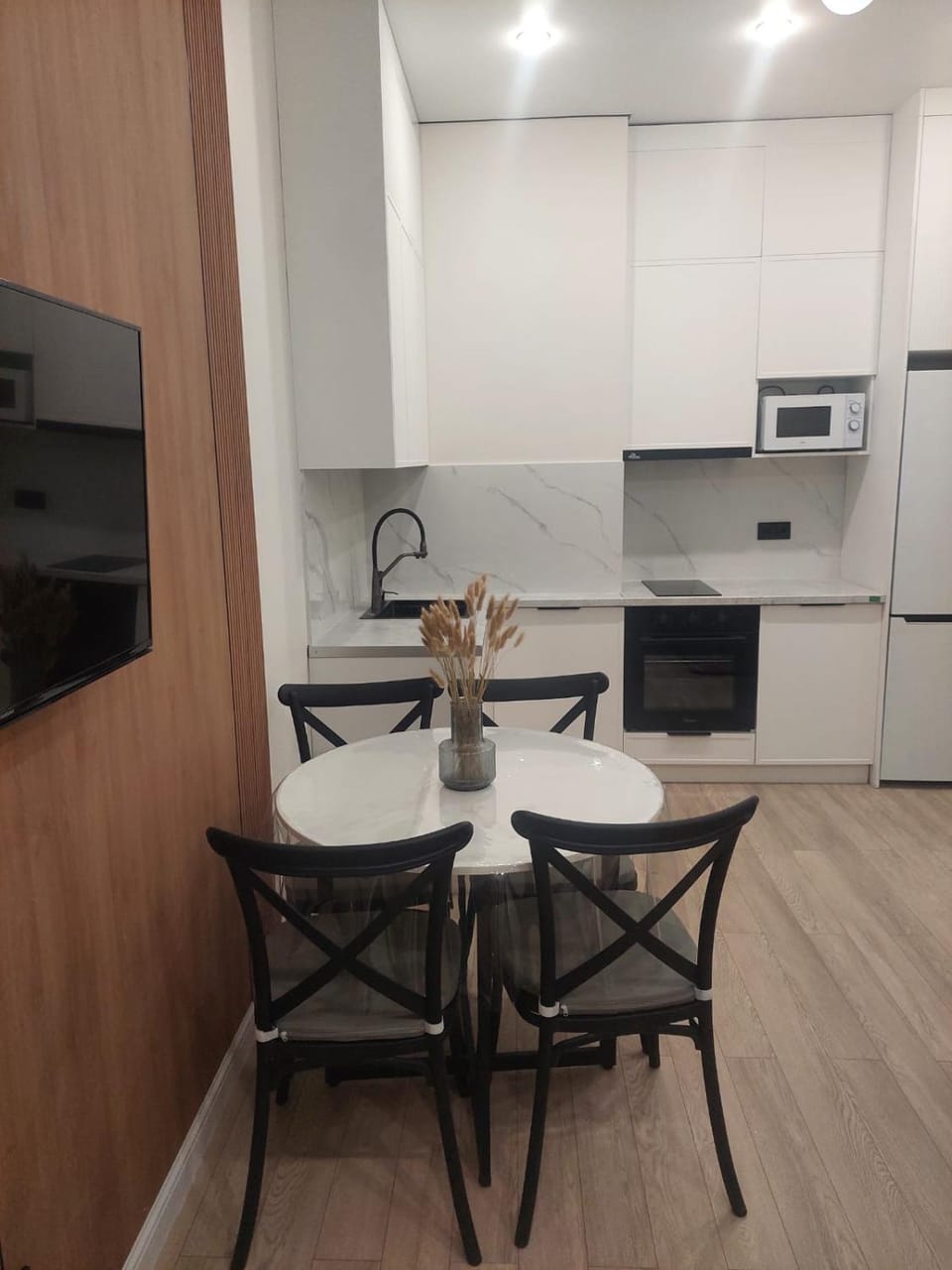 Kitchen or kitchenette, oven, stove