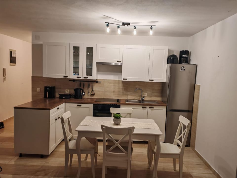 Apartment Cherry s pogledom na more Apartment in Zadar County