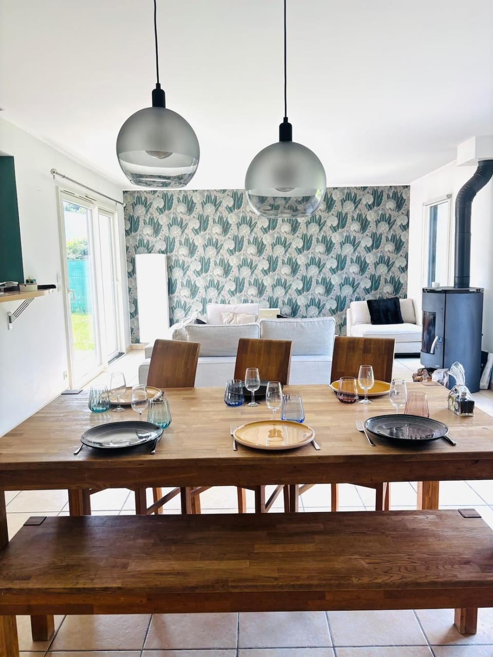 Dining area, pet friendly