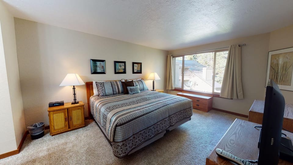 21 Tennis Village .. House in Sunriver