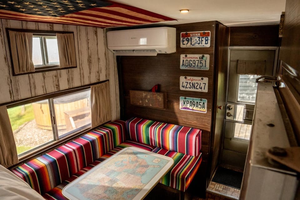 1 Bed Vehicle Luxury Camper -Hot Tub Pets - Willy House in Skegness