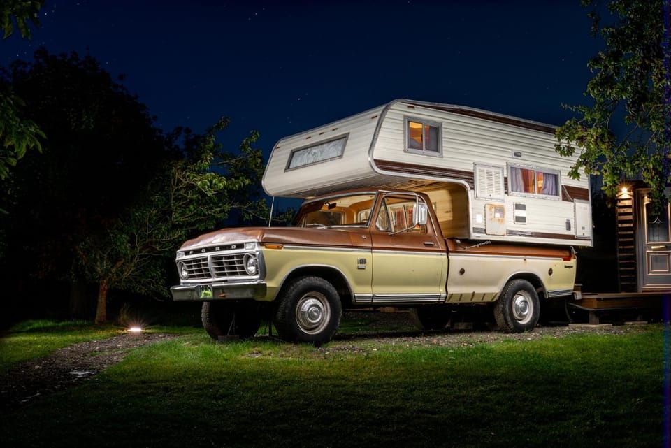 1 Bed Vehicle Luxury Camper -Hot Tub Pets - Willy House in Skegness