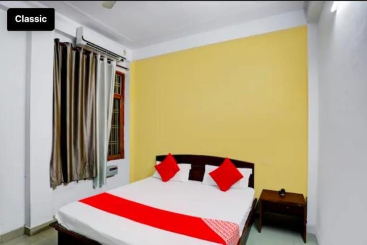 Virasat guest house Bed and Breakfast in Lucknow