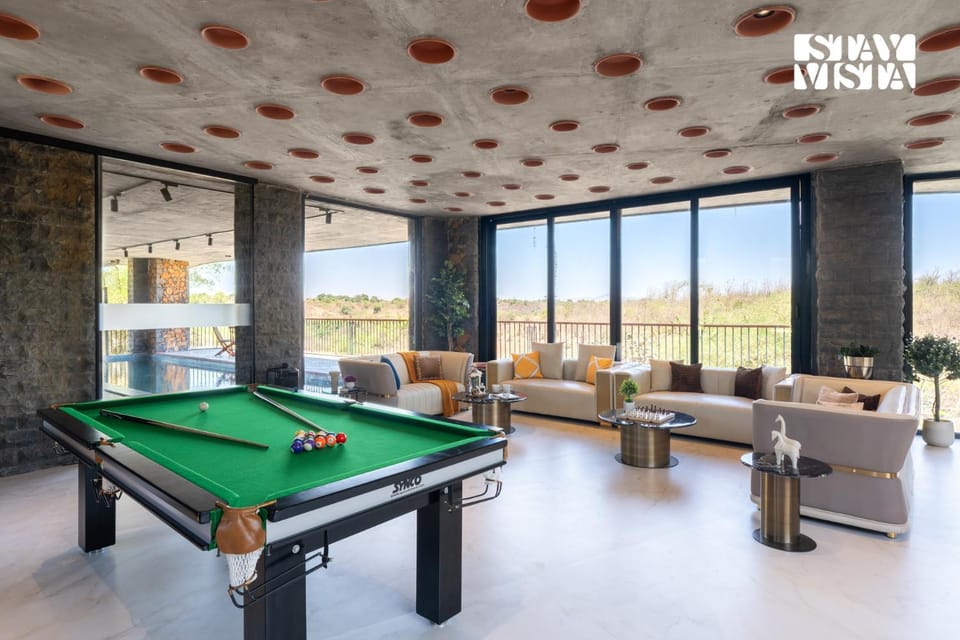 The Earth Stone by StayVista - 7BHK Forest-View Villa with Alfresco Dining Villa in Maharashtra
