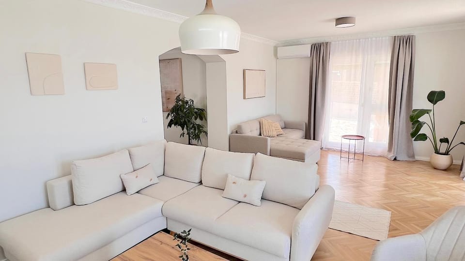 Communal lounge/ TV room, Living room, Sea view, Sunset, air conditioner