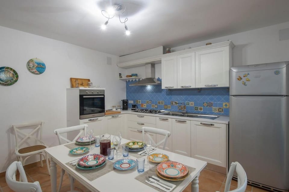 Kitchen or kitchenette, kitchen