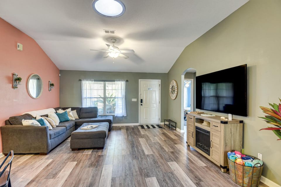 Patio & Poolside Relaxation! Palm Coast Getaway House in Palm Coast