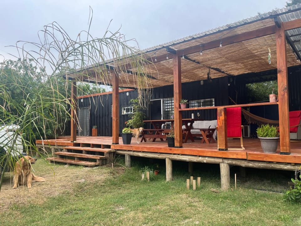 House with large deck and barbecue in Punta Pinar House in Ciudad de la Costa