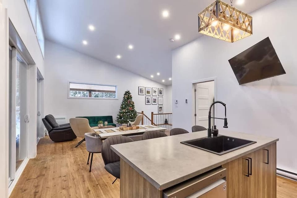 Nordik Nara Pet-Friendly Chalet in Saint-Donat
