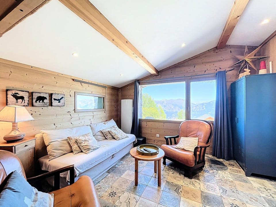 Chalet La Maisonnee - APPARTEMENT 8 PERS - DANS CHALET - PROCHE PISTES MAE-0393 Apartment in Villarembert