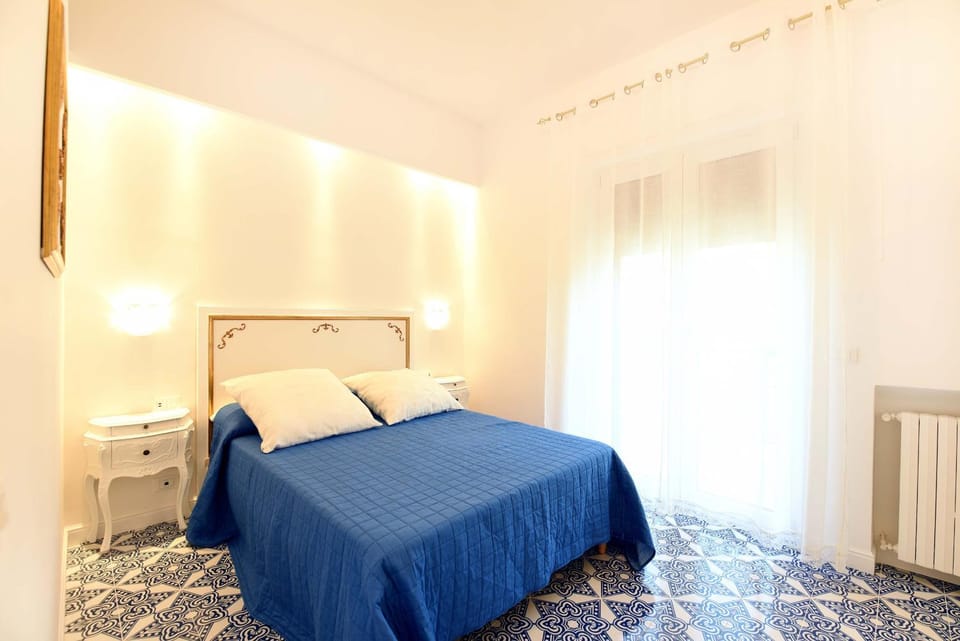 Bed, Photo of the whole room, Bedroom, air conditioner