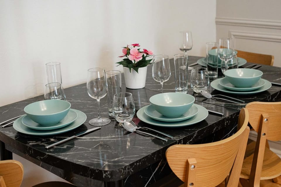 Seating area, Dining area