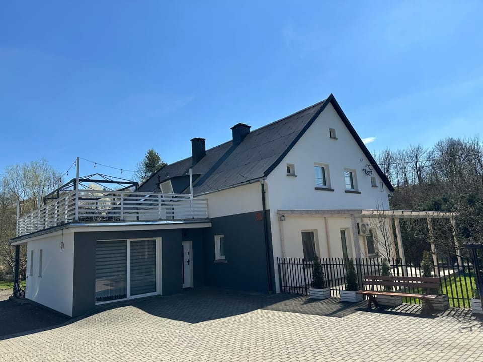 Property building, Day