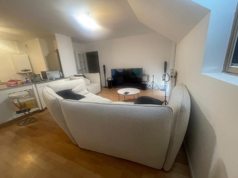 Patrick LUK Apartment in Orléans