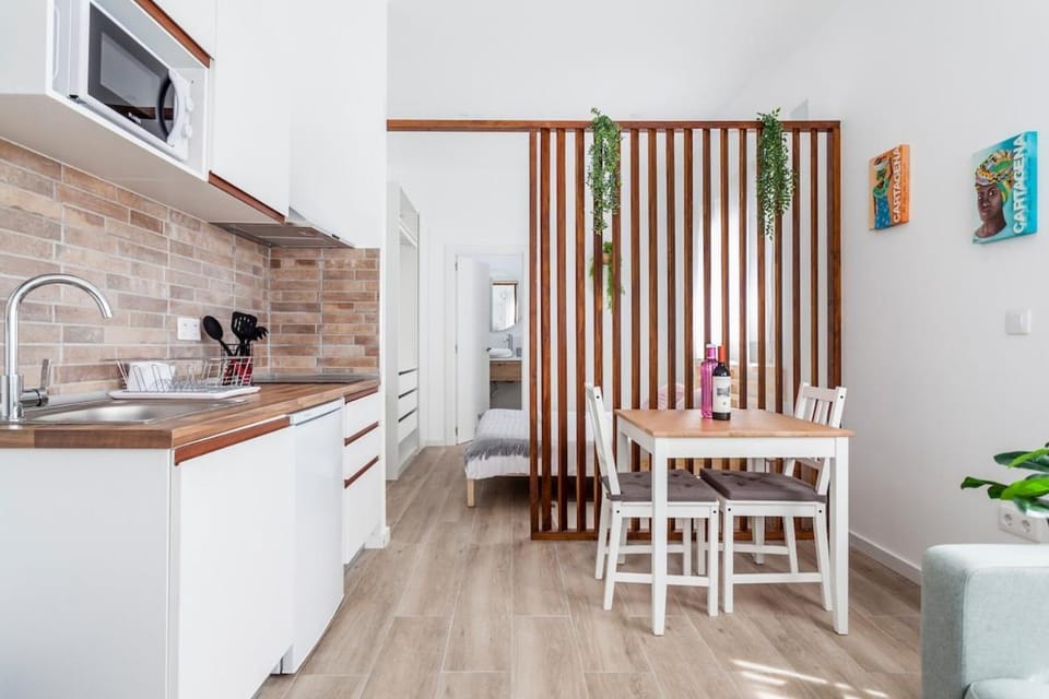 Cozy & new studio apartment next to Turia Gardens Apartment in Valencia