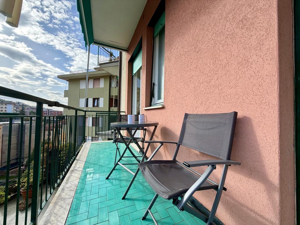 Property building, View (from property/room), Balcony/Terrace